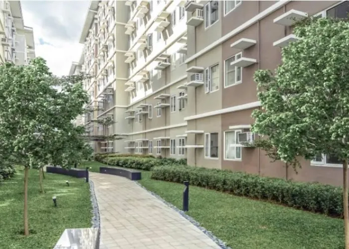 Banyan Trees At Trees Residences